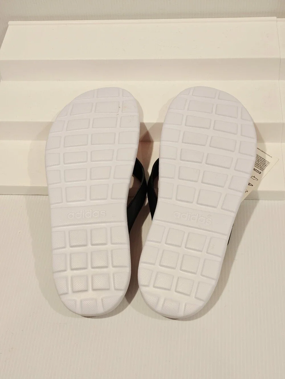 Adidas Women's Comfort Flip Flops Size 8